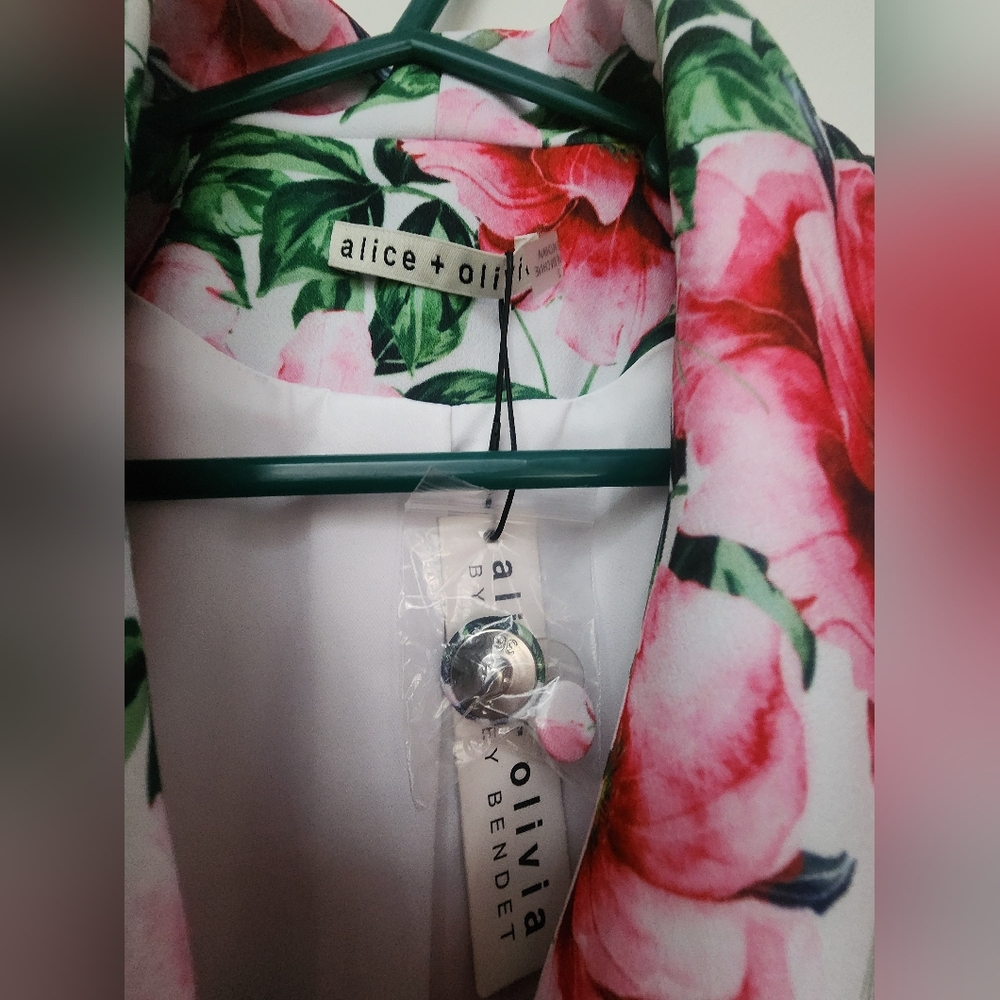 Dress - Picture 9 of 10